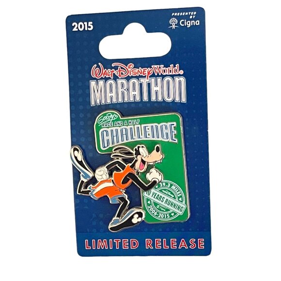 Walt Disney World Marathon 2015 Goofy Race and A Half Challenge 39.3 Miles Pin - Picture 1 of 7
